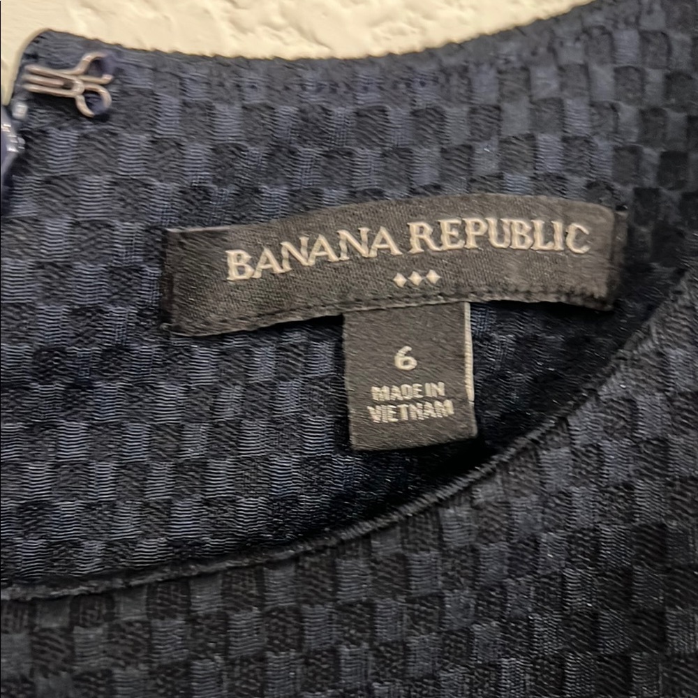 Banana Republic Navy Blue Sleeveless Fitted Dress with Ruffle Bottom Size 6 - Picture 2 of 3
